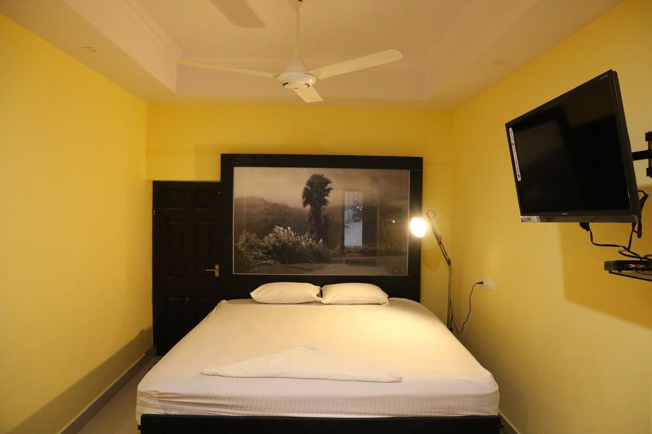 Lodge Airco Le-grand Tiruvalla